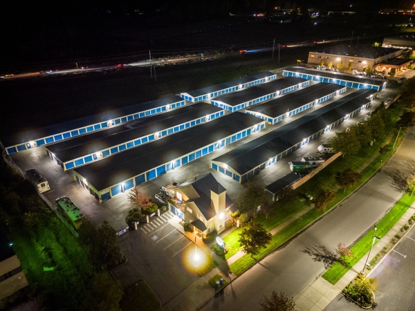 Facility photo: //images.sparefoot.com/medium/2434096939c3431d51c.jpg