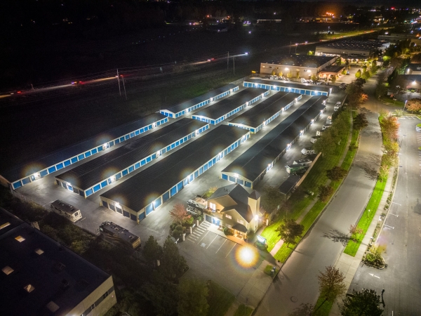 Facility photo: //images.sparefoot.com/medium/2434096939c3443e8e8.jpg