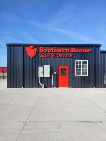 Facility photo: //images.sparefoot.com/medium/243413693aeab057815.jpg