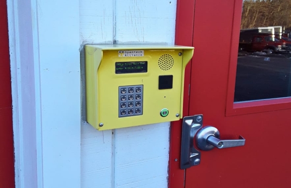 Facility photo: //images.sparefoot.com/medium/24341569d9710d48eb4.jpg