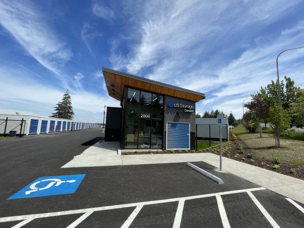 Facility photo: //images.sparefoot.com/medium/2434176a42edb40ffc1.png