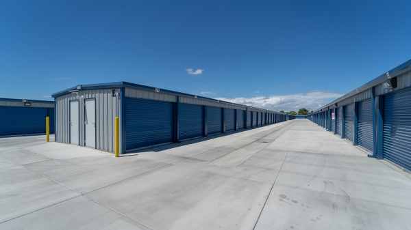 Facility photo: //images.sparefoot.com/medium/243418693b461d94006.jpg