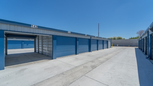 Facility photo: //images.sparefoot.com/medium/243418693b4621b9e6f.jpg