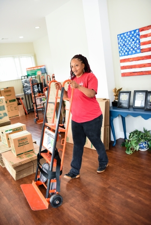 Facility photo: //images.sparefoot.com/medium/243420693aeff706d1e.jpg