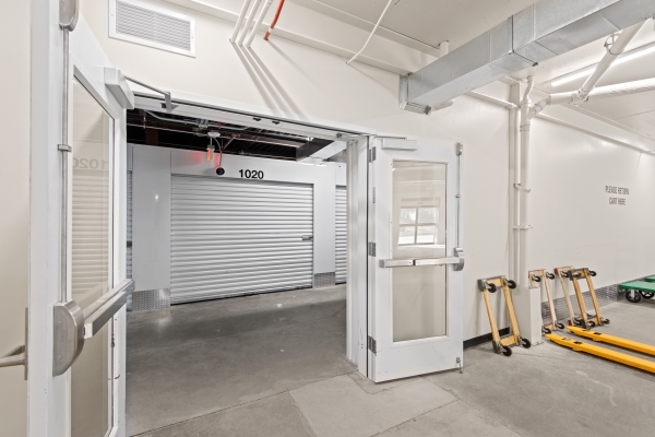 Facility photo: //images.sparefoot.com/medium/243438693b1f888447d.jpg