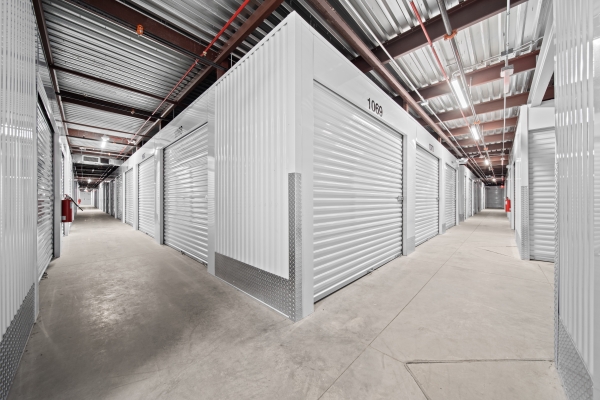 Facility photo: //images.sparefoot.com/medium/243438693b1f96e93c0.jpg