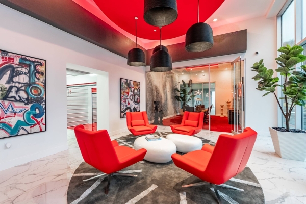 Facility photo: //images.sparefoot.com/medium/243448696589300ad82.jpg