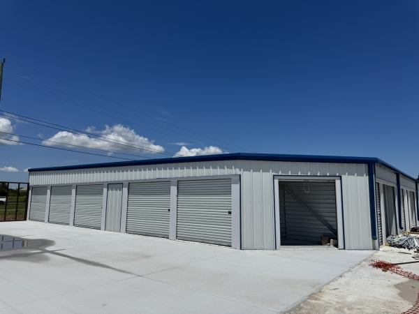 Facility photo: //images.sparefoot.com/medium/2434736969638225b74.jpeg