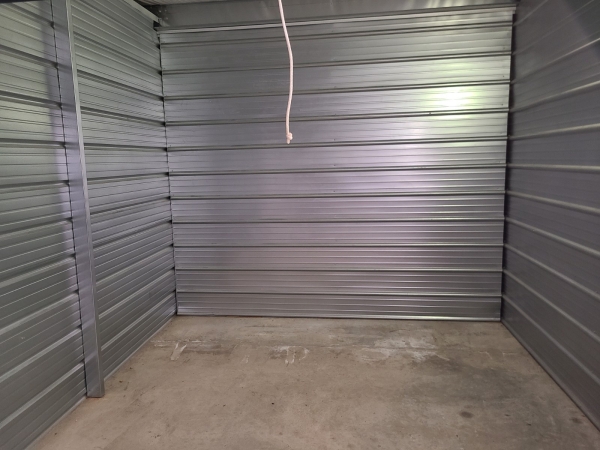 Facility photo: //images.sparefoot.com/medium/2434766940b0fa109ed.jpg