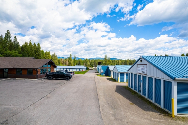 Facility photo: //images.sparefoot.com/medium/24347869432a18ed17d.jpg