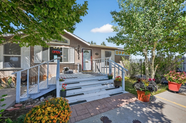 Facility photo: //images.sparefoot.com/medium/2434806941b1c263f76.jpg