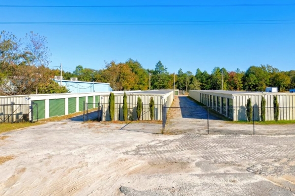 Storage Units at Lily's Lockers Lexington - Self Storage - 5929 Edmund Highway