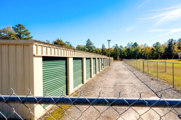 Facility photo: //images.sparefoot.com/medium/2435206941ceca60a50.jpg