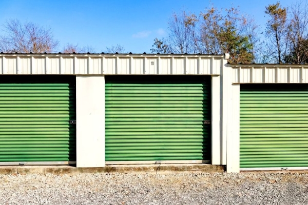 Facility photo: //images.sparefoot.com/medium/2435206941ced9873d2.jpg