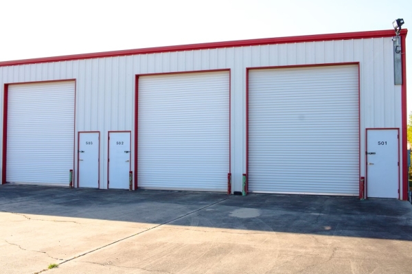 Facility photo: //images.sparefoot.com/medium/2435216941e2cbc3f44.jpeg