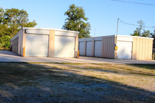 Facility photo: //images.sparefoot.com/medium/2435236941f356c52f3.jpeg