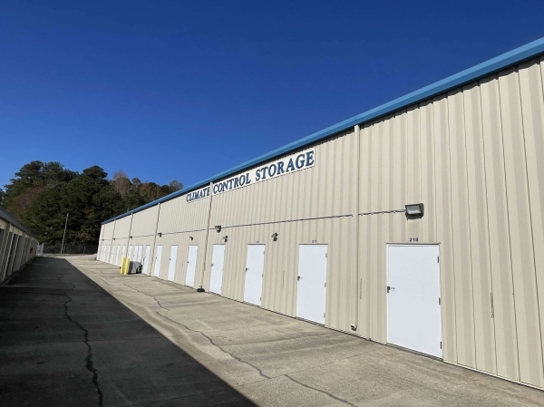 Facility photo: //images.sparefoot.com/medium/243528694aa76a952a3.jpeg