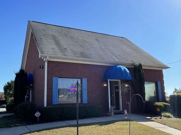 Facility photo: //images.sparefoot.com/medium/243528694aa7752c914.jpeg