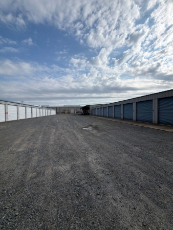 Facility photo: //images.sparefoot.com/medium/2435396a0b5de584365.jpg