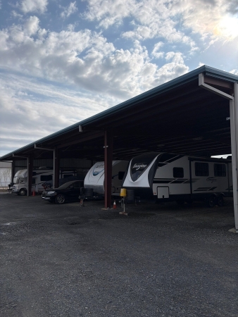 Facility photo: //images.sparefoot.com/medium/2435396a0b5de6b4d96.jpg