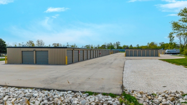 Facility photo: //images.sparefoot.com/medium/2435416a060dc88b91b.jpg