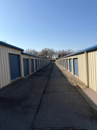 Facility photo: //images.sparefoot.com/medium/2435426a0b5860c56a5.jpg
