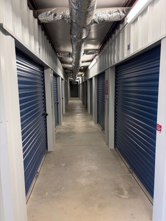 Facility photo: //images.sparefoot.com/medium/2435426a0b58658dd41.jpg