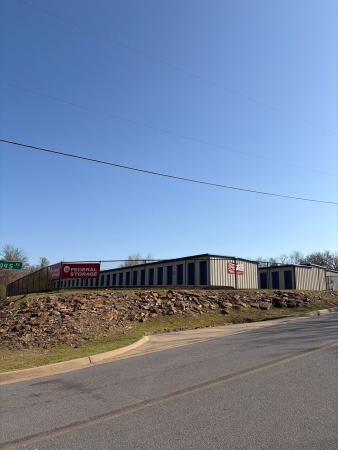 Facility photo: //images.sparefoot.com/medium/2435426a0b5869689c3.jpg