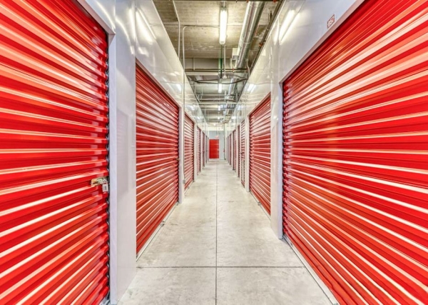 Facility photo: //images.sparefoot.com/medium/2435506973a2cd8c574.jpg