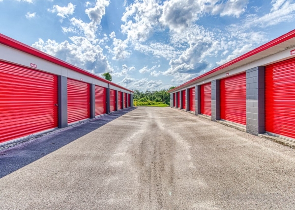 Facility photo: //images.sparefoot.com/medium/2435516973a0787d39e.jpg