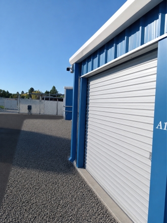 Facility photo: //images.sparefoot.com/medium/2435726a198c1093eb7.jpg