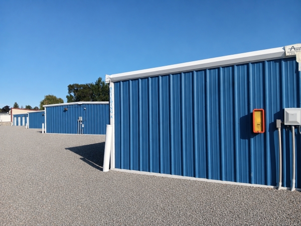 Facility photo: //images.sparefoot.com/medium/2435726a198c1d68555.jpg