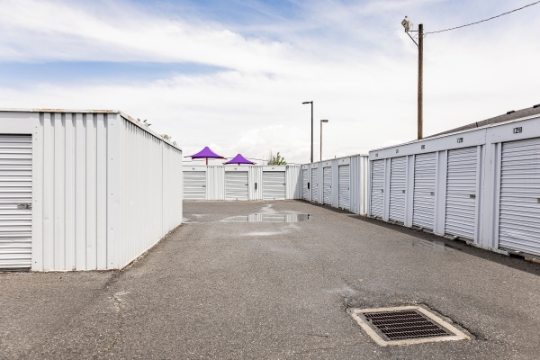 Facility photo: //images.sparefoot.com/medium/24357569434321cccdd.jpg