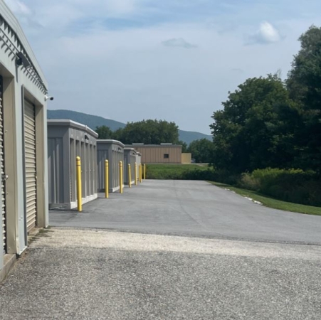 Facility photo: //images.sparefoot.com/medium/2435786944353916603.jpg