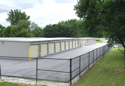 Facility photo: //images.sparefoot.com/medium/2435786944353d00c48.jpg