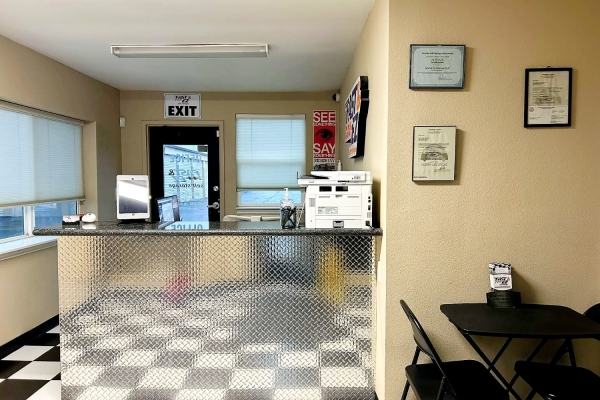 Facility photo: //images.sparefoot.com/medium/243580697ba12b15e0e.jpg