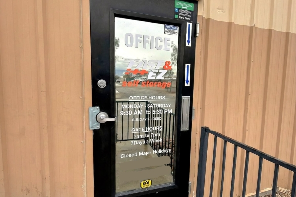 Facility photo: //images.sparefoot.com/medium/243580697babbd8f913.jpg