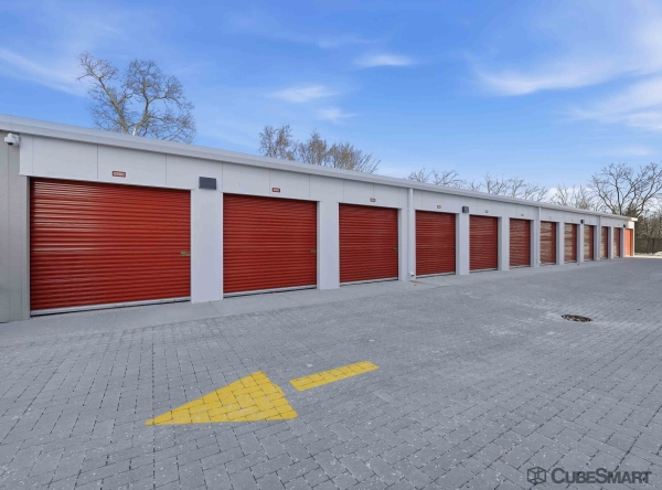 Facility photo: //images.sparefoot.com/medium/243611695f6d02adc56.jpg