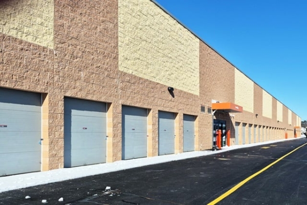 Facility photo: //images.sparefoot.com/medium/24361369e628023353f.jpg