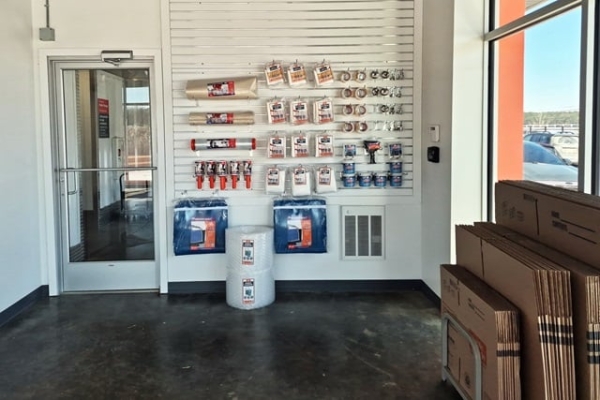 Facility photo: //images.sparefoot.com/medium/24361369e628031143b.jpg