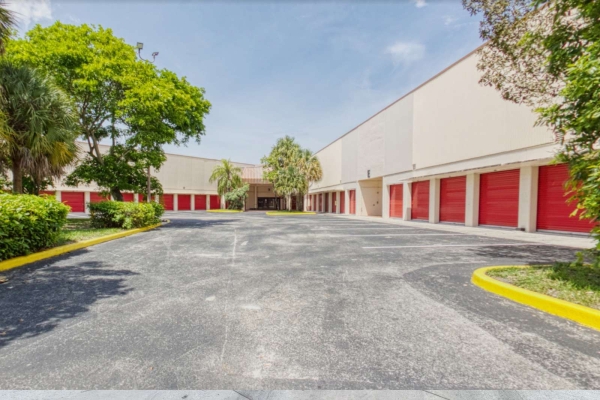 Facility photo: //images.sparefoot.com/medium/2436186948c7717201d.jpg