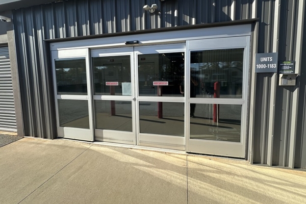 Facility photo: //images.sparefoot.com/medium/2436206945acf602244.jpg