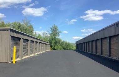 Facility photo: //images.sparefoot.com/medium/2436246945b88d73de7.jpg