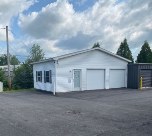 Facility photo: //images.sparefoot.com/medium/2436246945b89213187.jpg