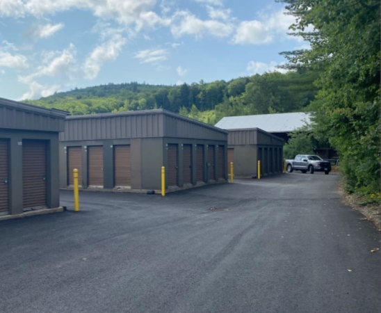 Facility photo: //images.sparefoot.com/medium/2436246945b8935d7cc.jpg