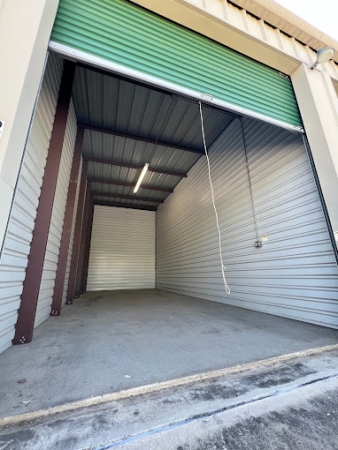 Facility photo: //images.sparefoot.com/medium/2436336945e2bf0e25b.jpg