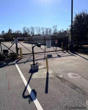 Facility photo: //images.sparefoot.com/medium/243636695f75d53d91a.jpg