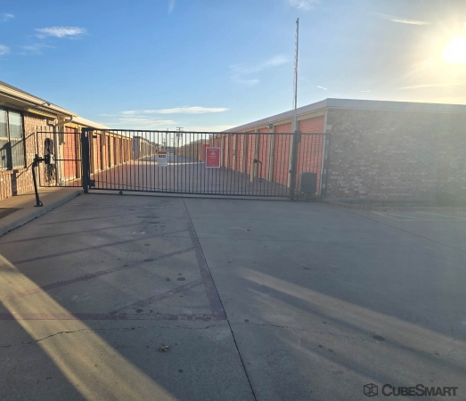 Facility photo: //images.sparefoot.com/medium/243638694cfc248ba14.jpg