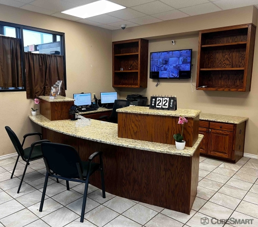 Facility photo: //images.sparefoot.com/medium/243639694bad094ec81.jpg