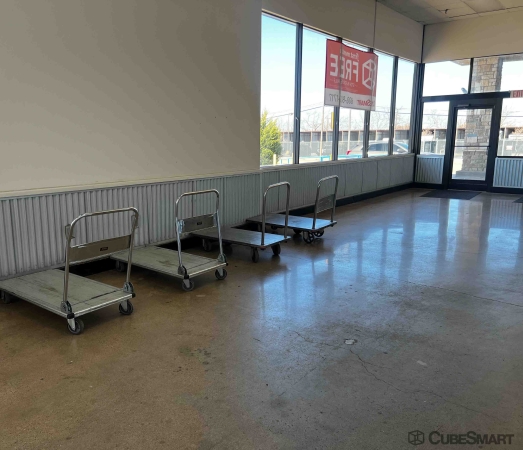 Facility photo: //images.sparefoot.com/medium/243639694bad169e4dc.jpg